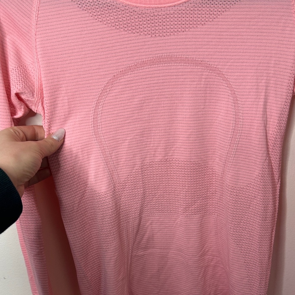 Lululemon Pink Long Sleeve Athletic Top - Picture 4 of 6